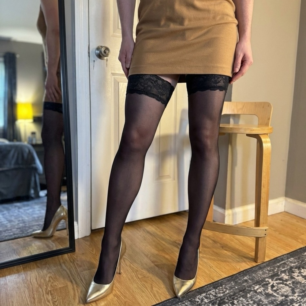 Back Seam Stay Up Stockings 🖤